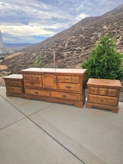 Will Take Best Offers Not Free Wood Dresser And two Nightstand