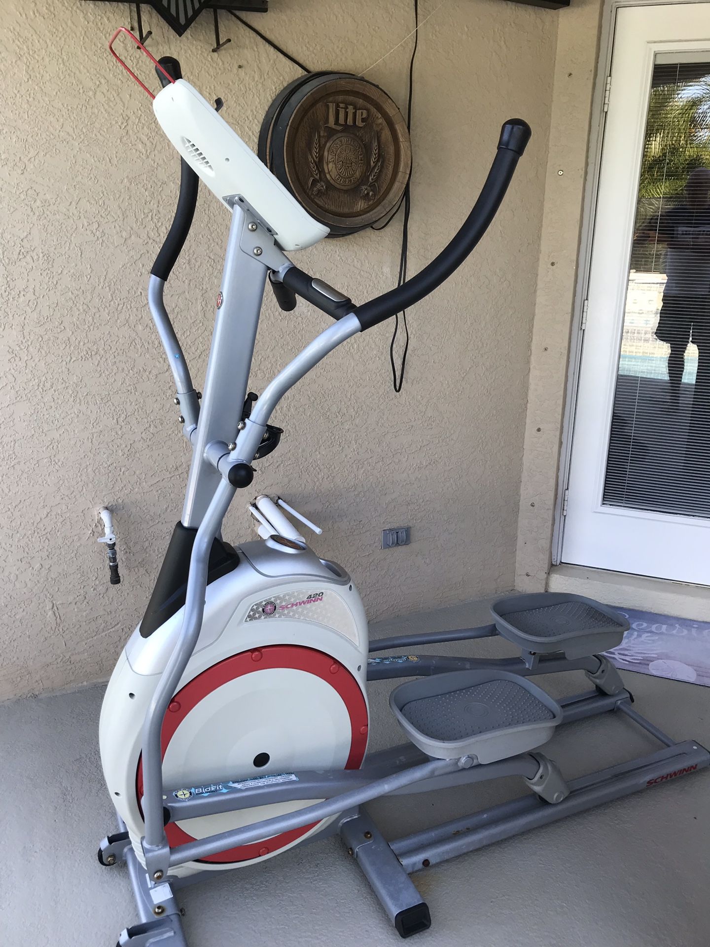 Schwinn 420 Elliptical Trainer