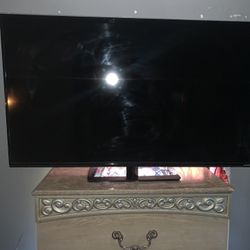 50 inch Vizio LED Smart TV (1080p/4K) with Stand
