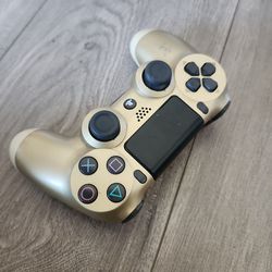 PS4 CONTROLLER ( GOLD )