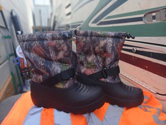 Boys Size 5 Brand New Boots 