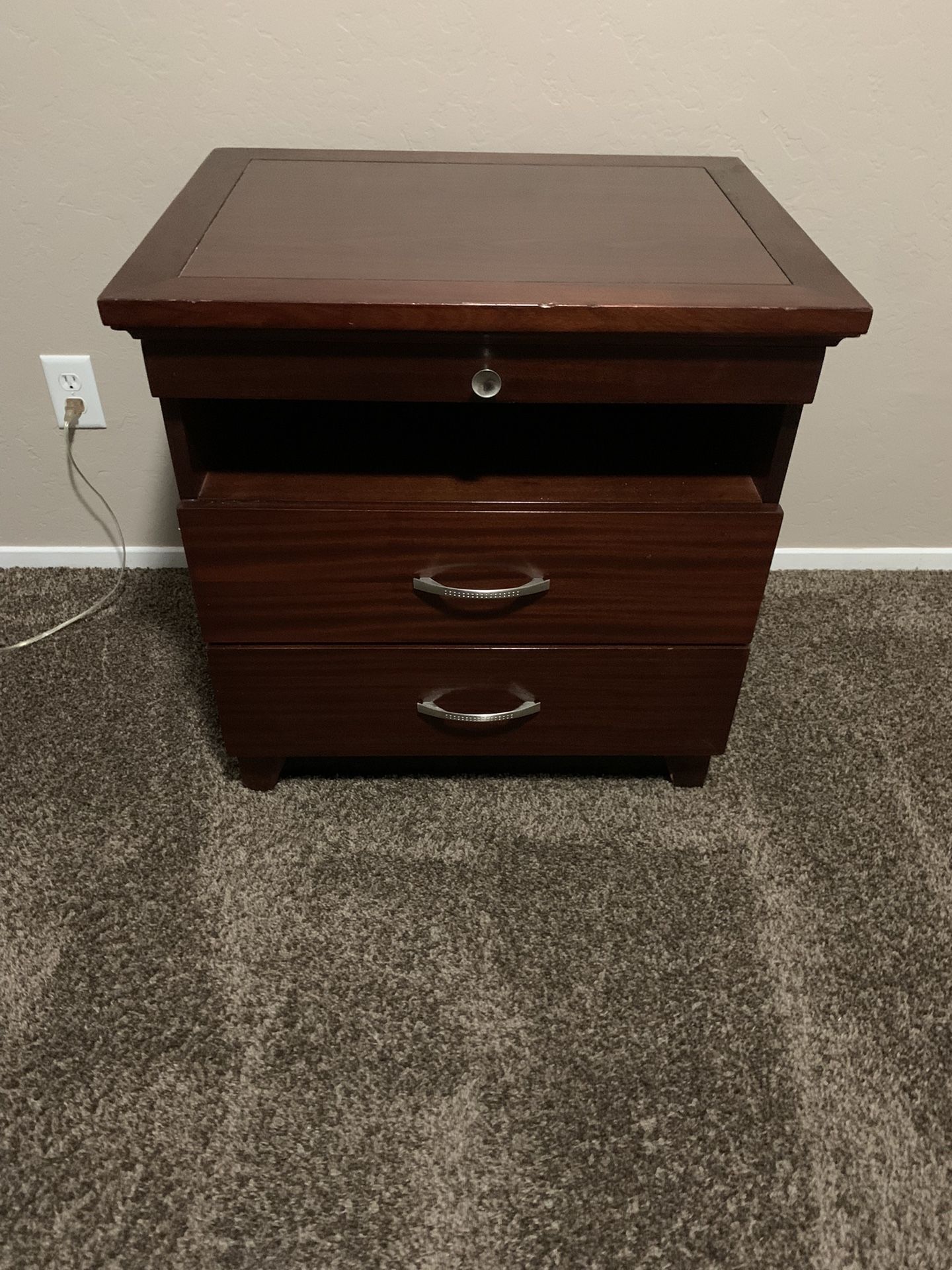 Beautiful Nightstands/ End Tabled
