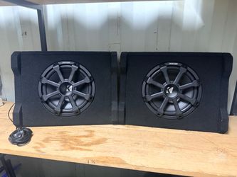 Kicker Dual 10” Subwoofers – Powered Enclosure + Bass Remote