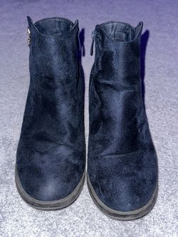 Refresh blue suede bootie 8.5
