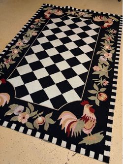 8x10 Checkered Rooster Rug