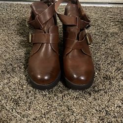 Pierre Dumas Women’s Size 10 Strappy Ankle Boots