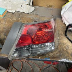 2008-2012 HONDA ACCORD SEDAN PASSENGER TAILLIGHT