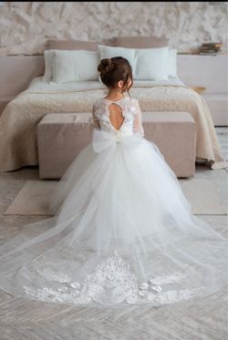 Flower girl dress 4T with tail too