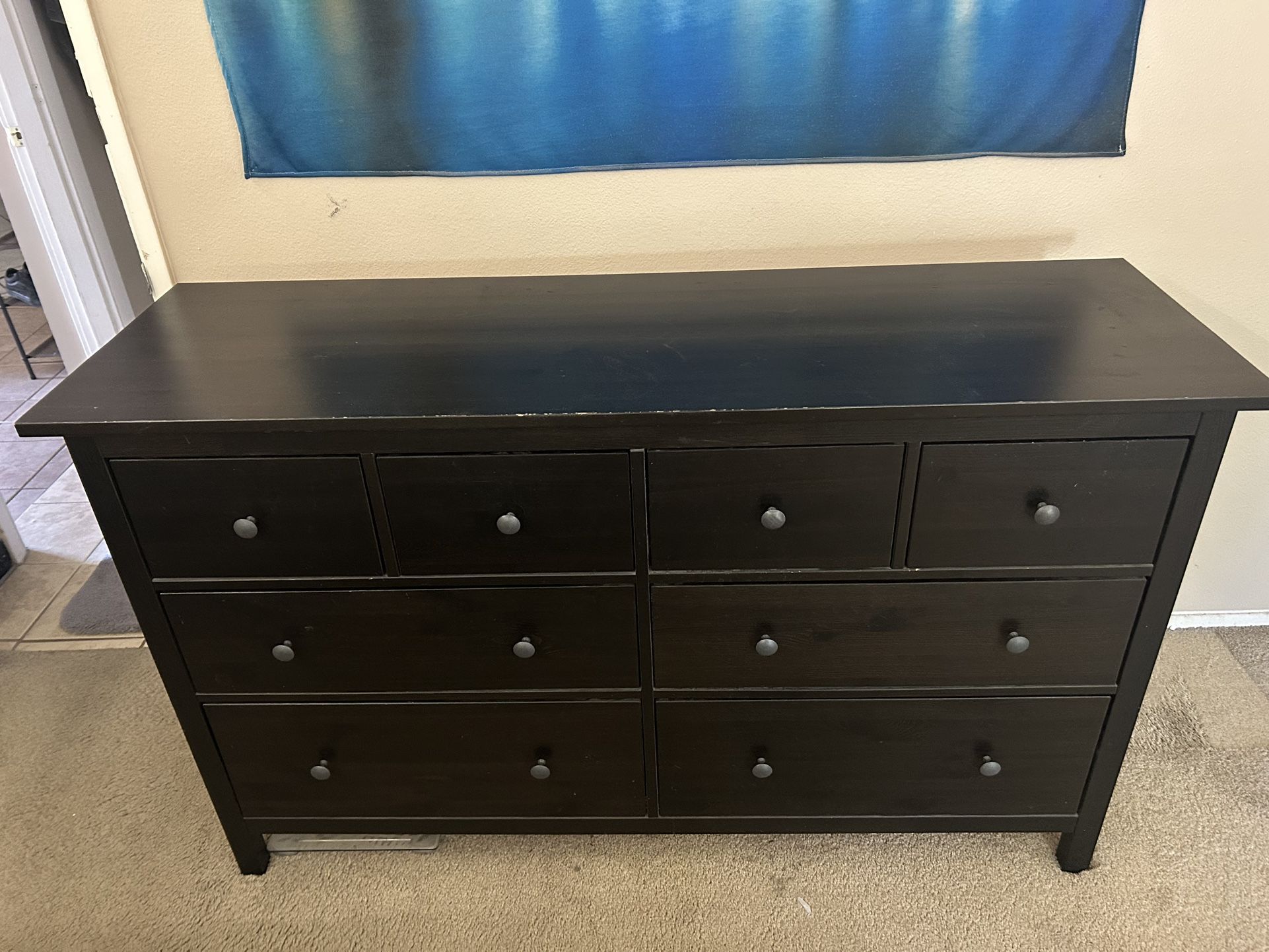 Black 8-Drawer Dresser