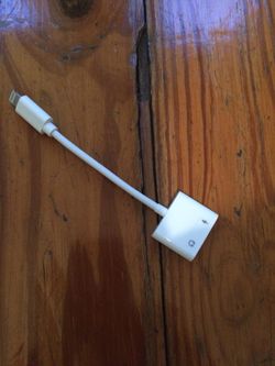 iPhone headphone port and charge at the same time