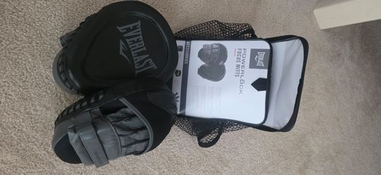 Everlast Powerlock Focus Mitts / Boxing Punching Pads (Pair)