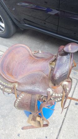 Child saddle
