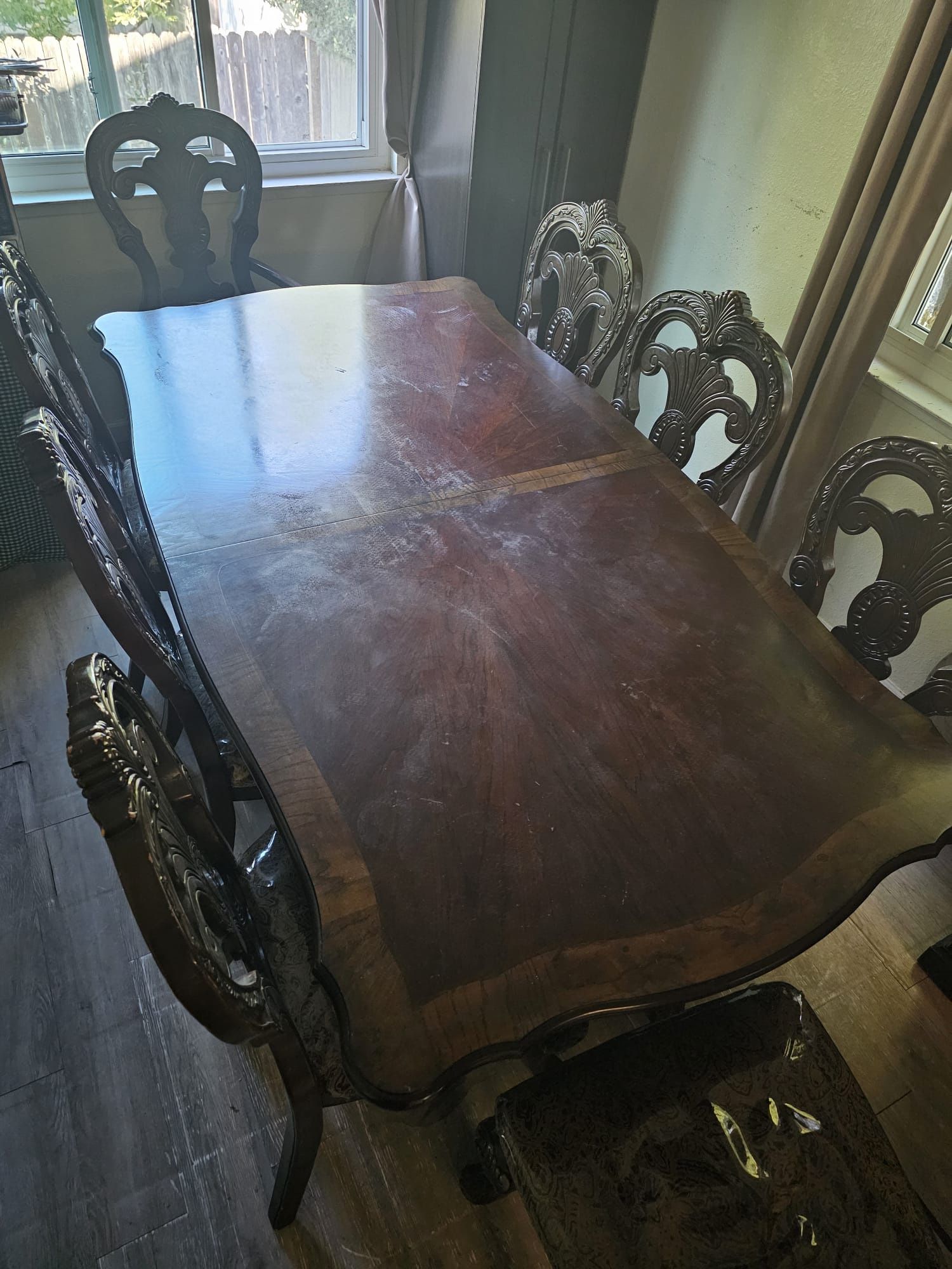Dinning Table