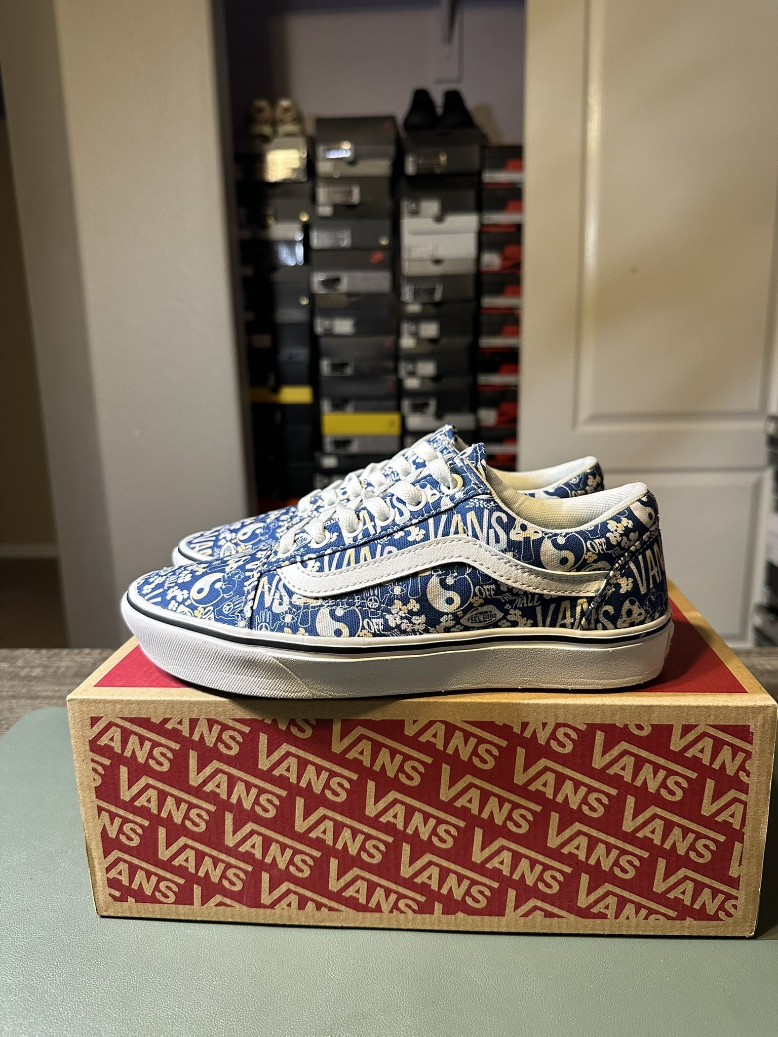 Women’s Size 7.5 Vans Comfycush