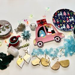Asst Christmas Decor Lot