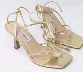 Steve Madden Gold heels size 6.5