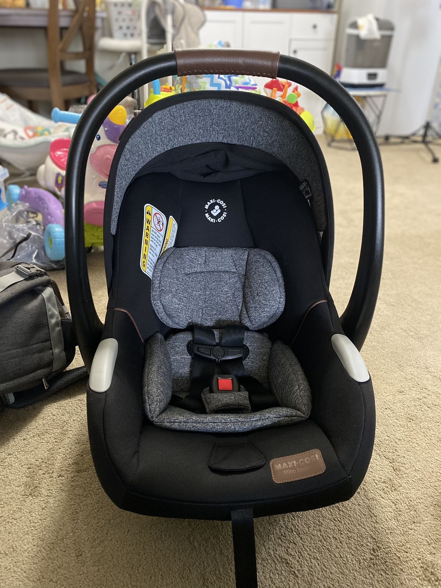 Maxi-Cosi's Mico Luxe+ Baby Car Seat: Infant/ Toddler Car Seat with Base.