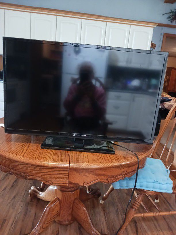 32" Element TV Or Monitor