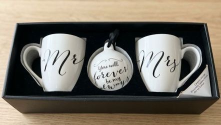 Mr and Mrs gift set