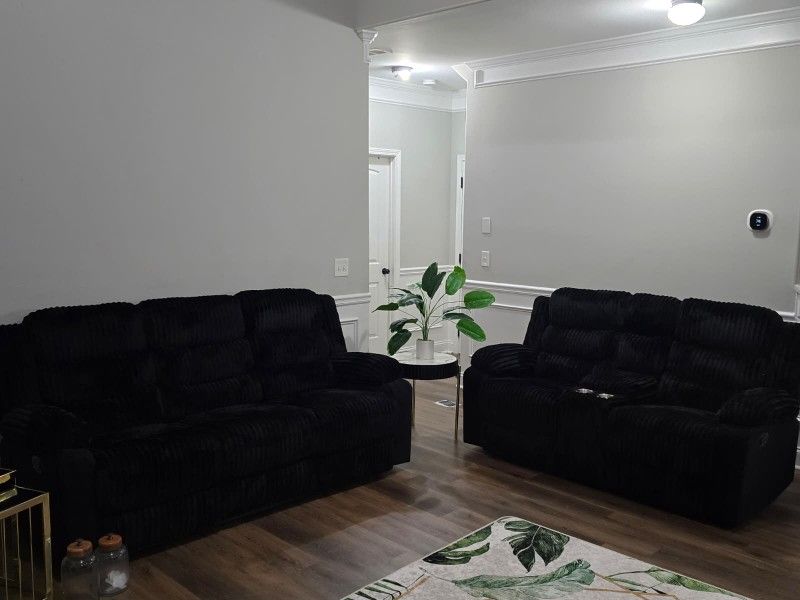Max RECLINER SOFA & LOVESEAT