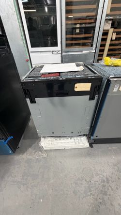 24”JennAir Dishwasher – New / Open Box  Product name: JennAir 24-inch Built-In Dishwasher Brand: JennAir Model: JDAF3924RX