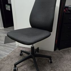 Black Desk Chair