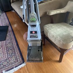 Hoover Power scrub Deluxe Carpet Cleaner