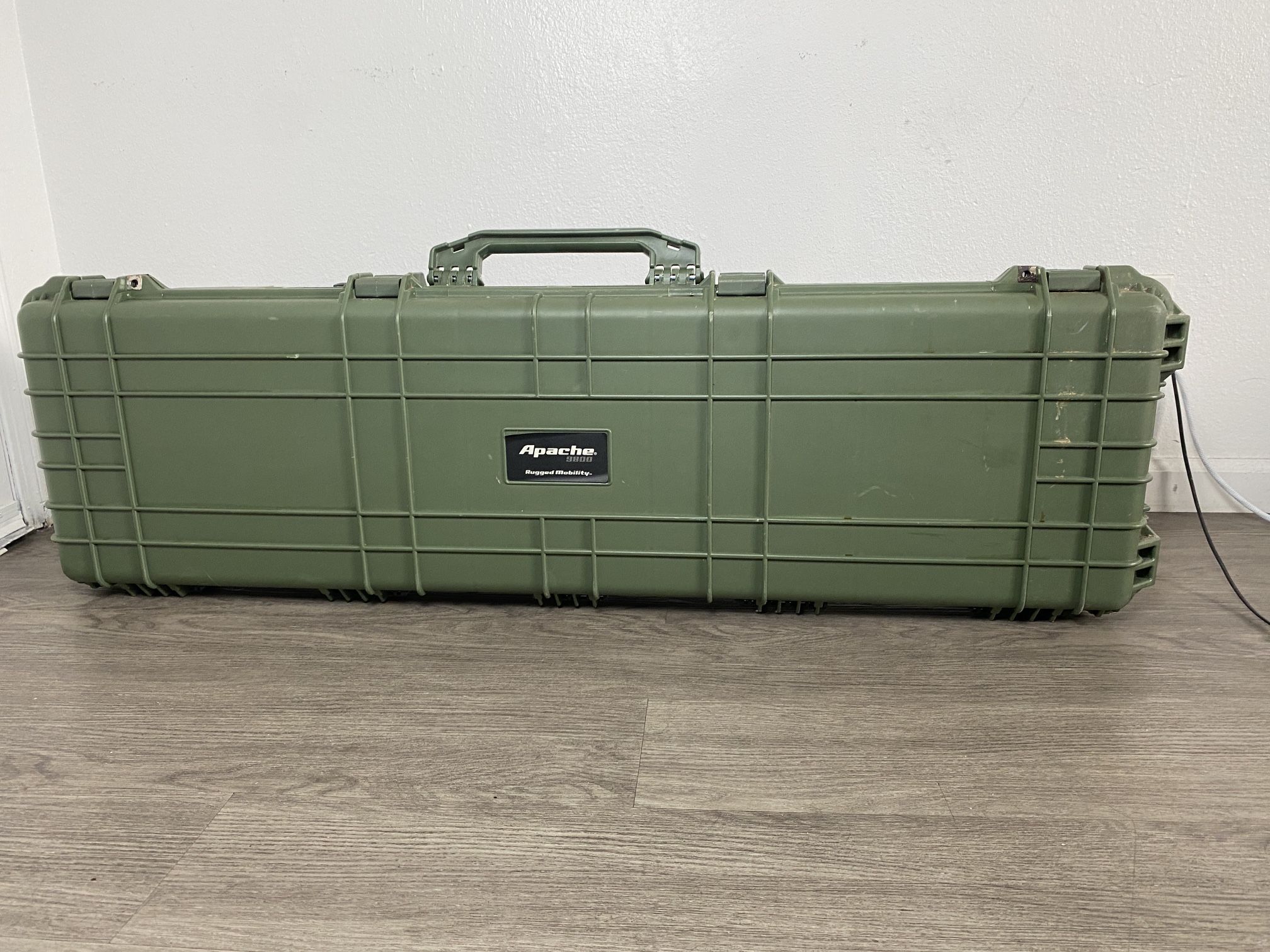 Apache 9800 Weatherproof Long Rifle Case