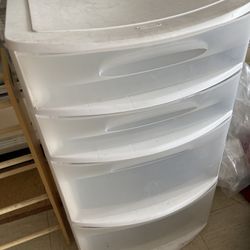 Large storage drawers 