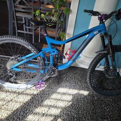 Mountain Bike Full Suspension 