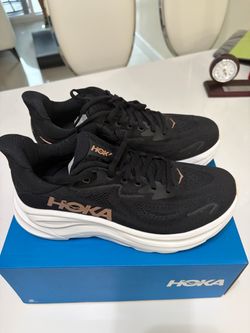 Brand New Women’s HOKA Running Shoes – Size 7.5
