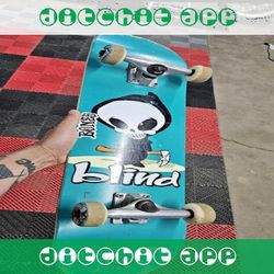 herself Mrs Brand-New Longboard – Fast and Smooth Ride for Every Skater