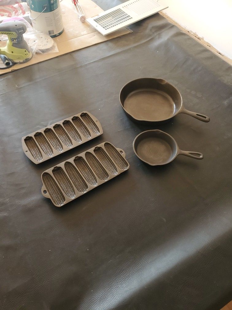 Cast Iron Skillets And Baking Pans