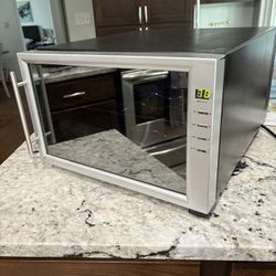 8-Bottle Wine Fridge – Looking for a New Home