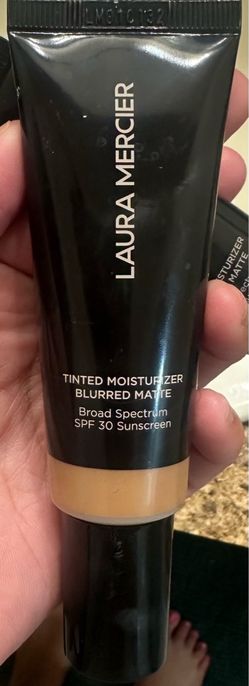 Laura Mercier Tinted Moisturizer Blurred Matte SPF 30