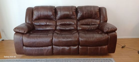 Leather Sofa reclining, excellent condition