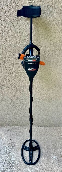 Like new Garrett AT Max Metal Detector, wireless headphones and pinpointer