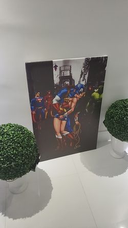 Marvel and DC Captain america and wonder woman kiss in nyc