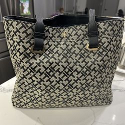 Tommy Hilfiger Women's Tan/Black Monogram Tote/Shoulder Bag 13.5"x11"x6"