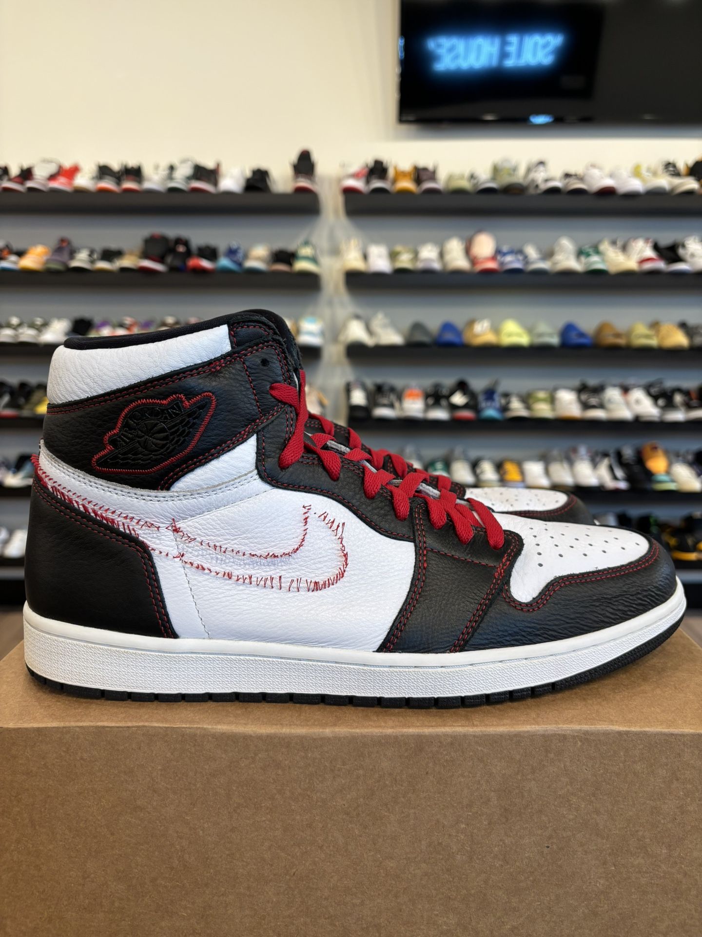 Jordan 1 Defiant Size 14 Pre-Owned