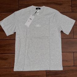Alo Yoga Tee