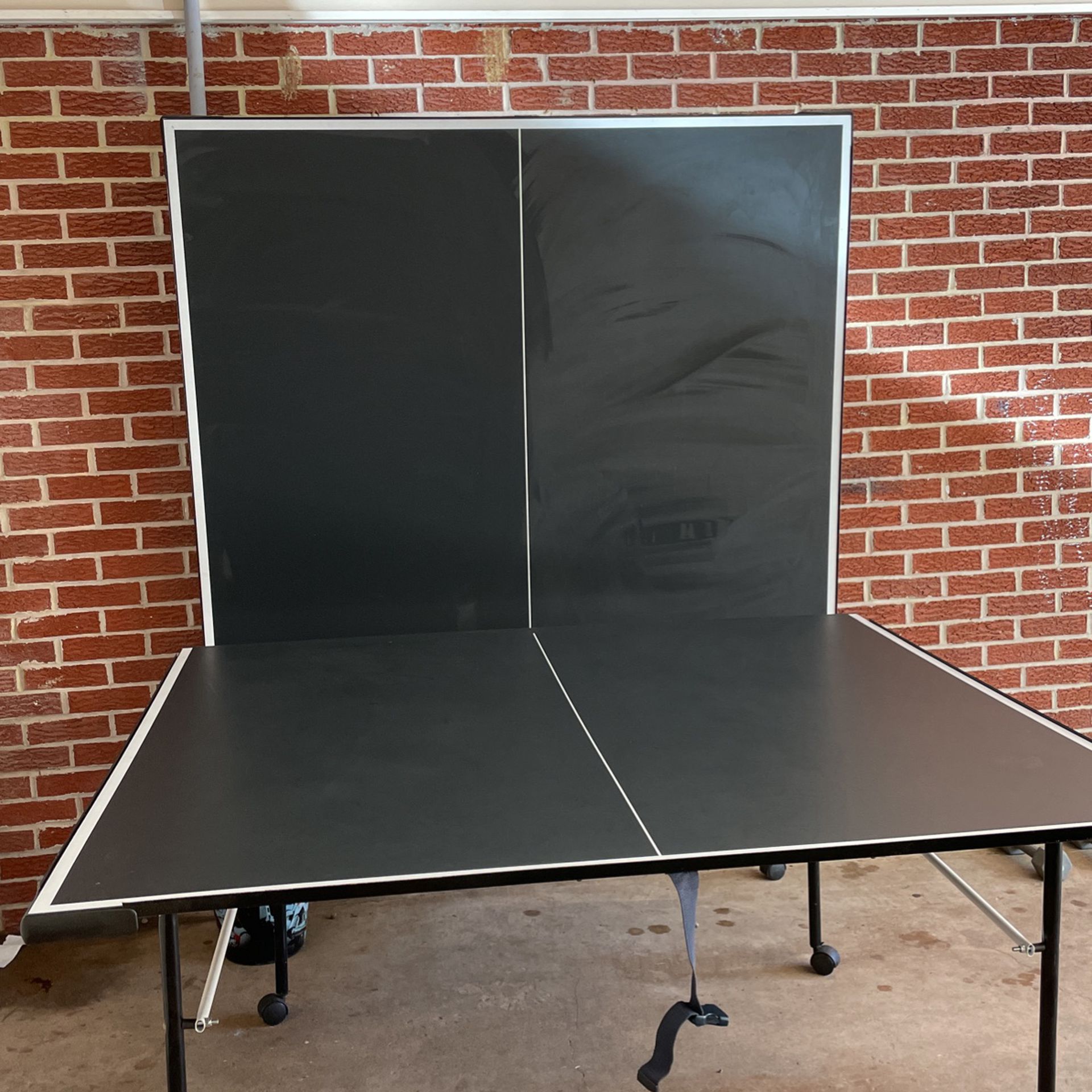 Tiga Ping pong Table 