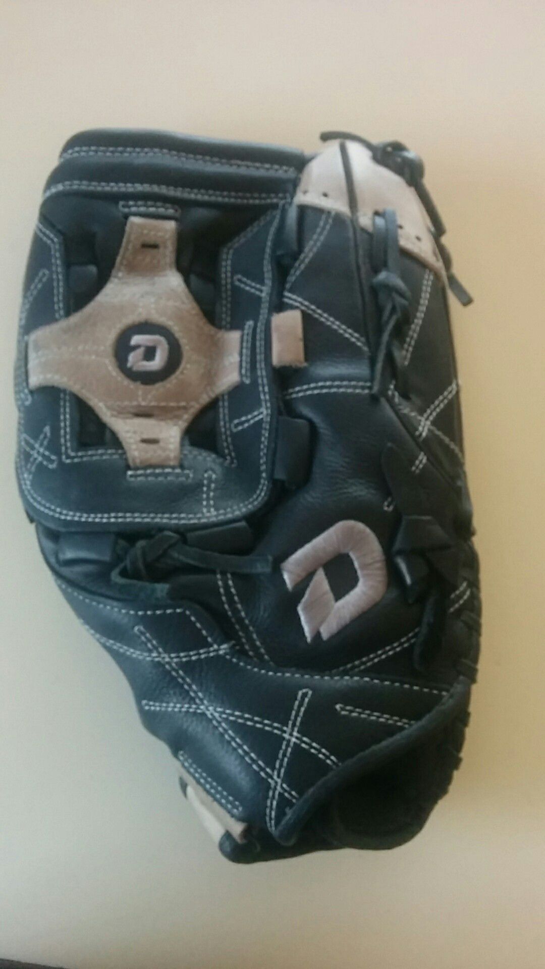 Demarini Diablo Ecco 14 softball glove