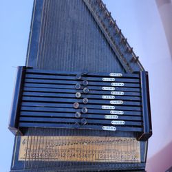 Vintage Autoharp, 1940s Oscar Schmidt International READ DESCRIPTIONS