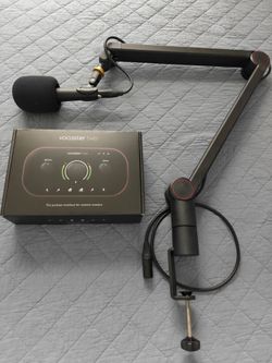 Vocaster Two Audio Interface, Behringer XM8500, Microphone Boom Arm
