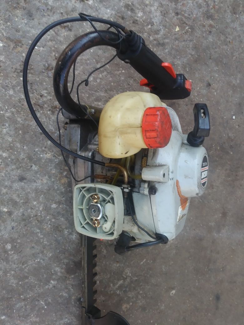 ECHO HC230 GAS HEDGE TRIMMER(notworking) for Sale in Dallas, TX OfferUp