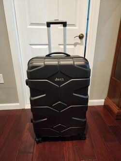 JEEP 28" Spinner Hardshell Suitcase (Black)