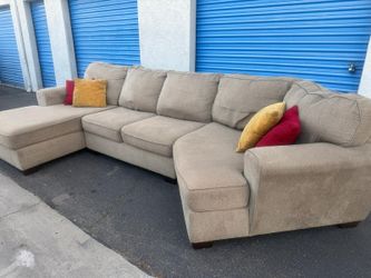 Modern sectional couch 🛋 gray