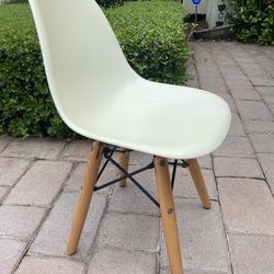 Modern Mid-Century Kids Chair