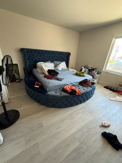 King size bed w/mattress